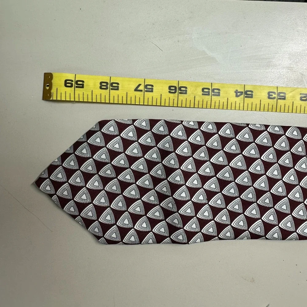 Robert Talbott Mens Silk Tie Burgundy White Geometric Triangle Pattern USA Made